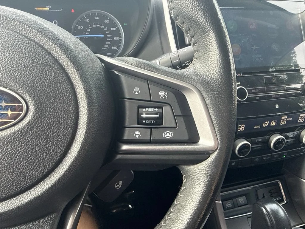 Used 2021  Subaru Limited image 18