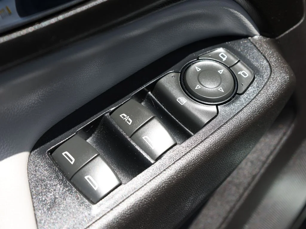 Used 2019 White Chevrolet LS image 11