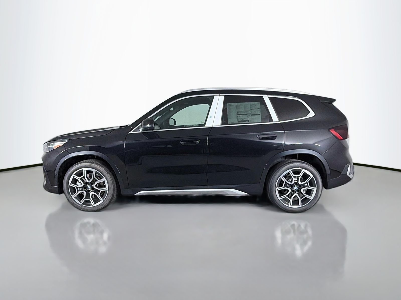 New 2026 Black Sapphire Metallic BMW xDrive28i image 4