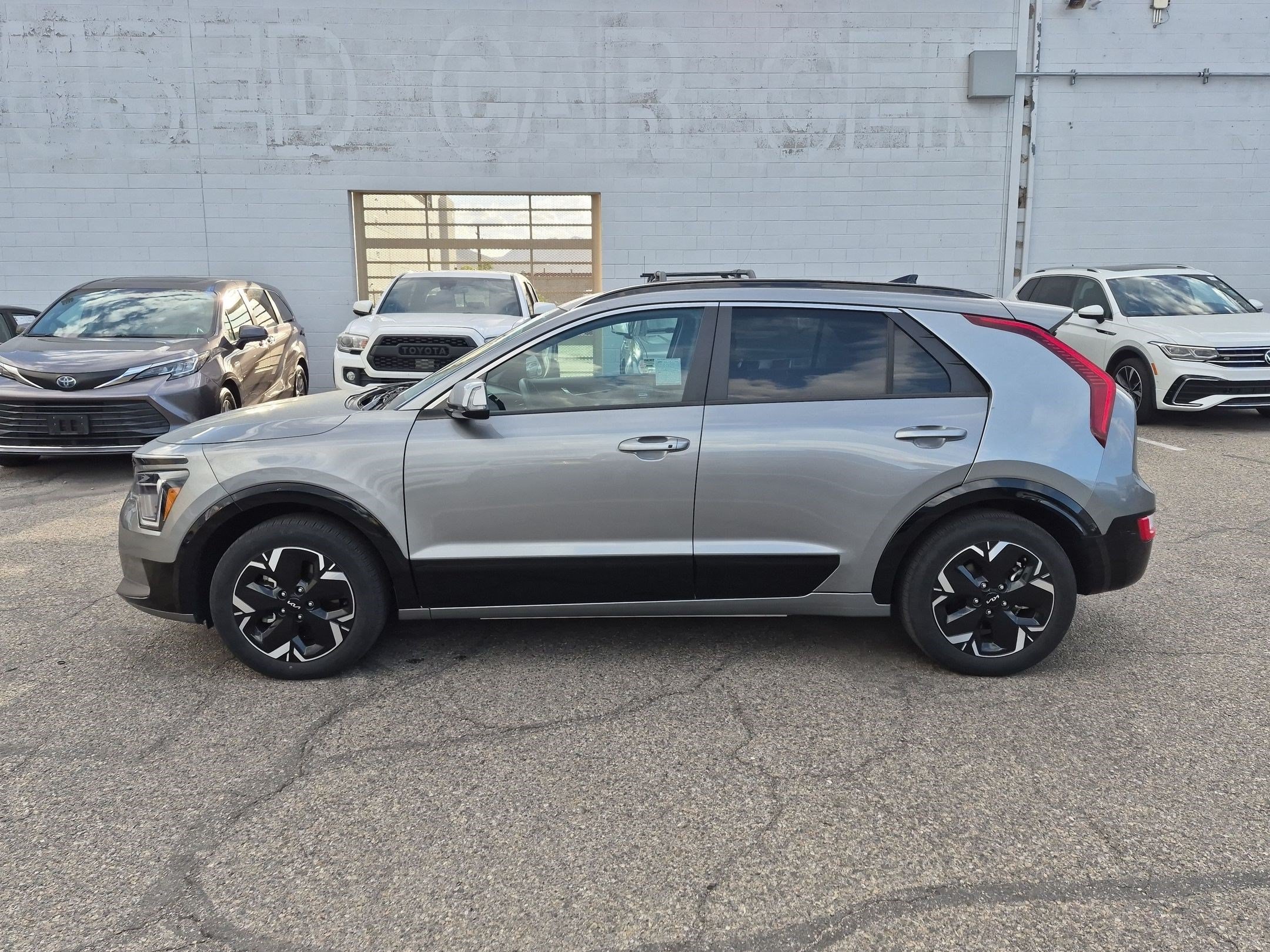 Ken Garff Cert 2024 Steel Gray Kia Wind image 7