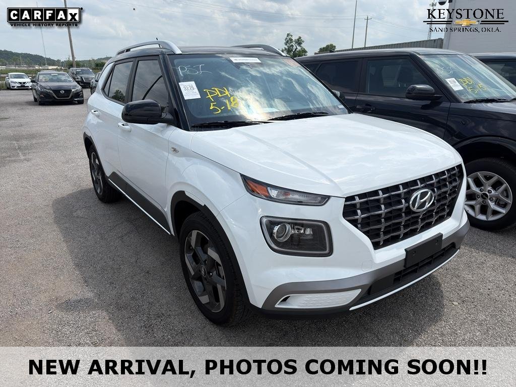 2025 Hyundai Venue Limited IVT's photo