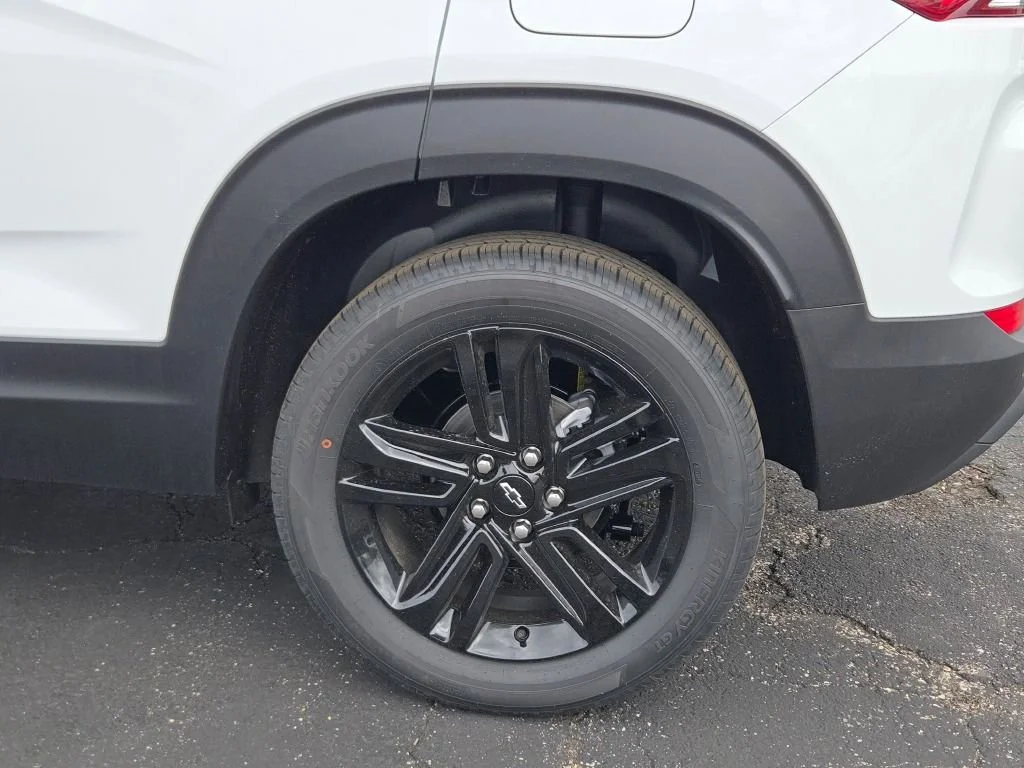 New 2026 Summit White Chevrolet LT image 16