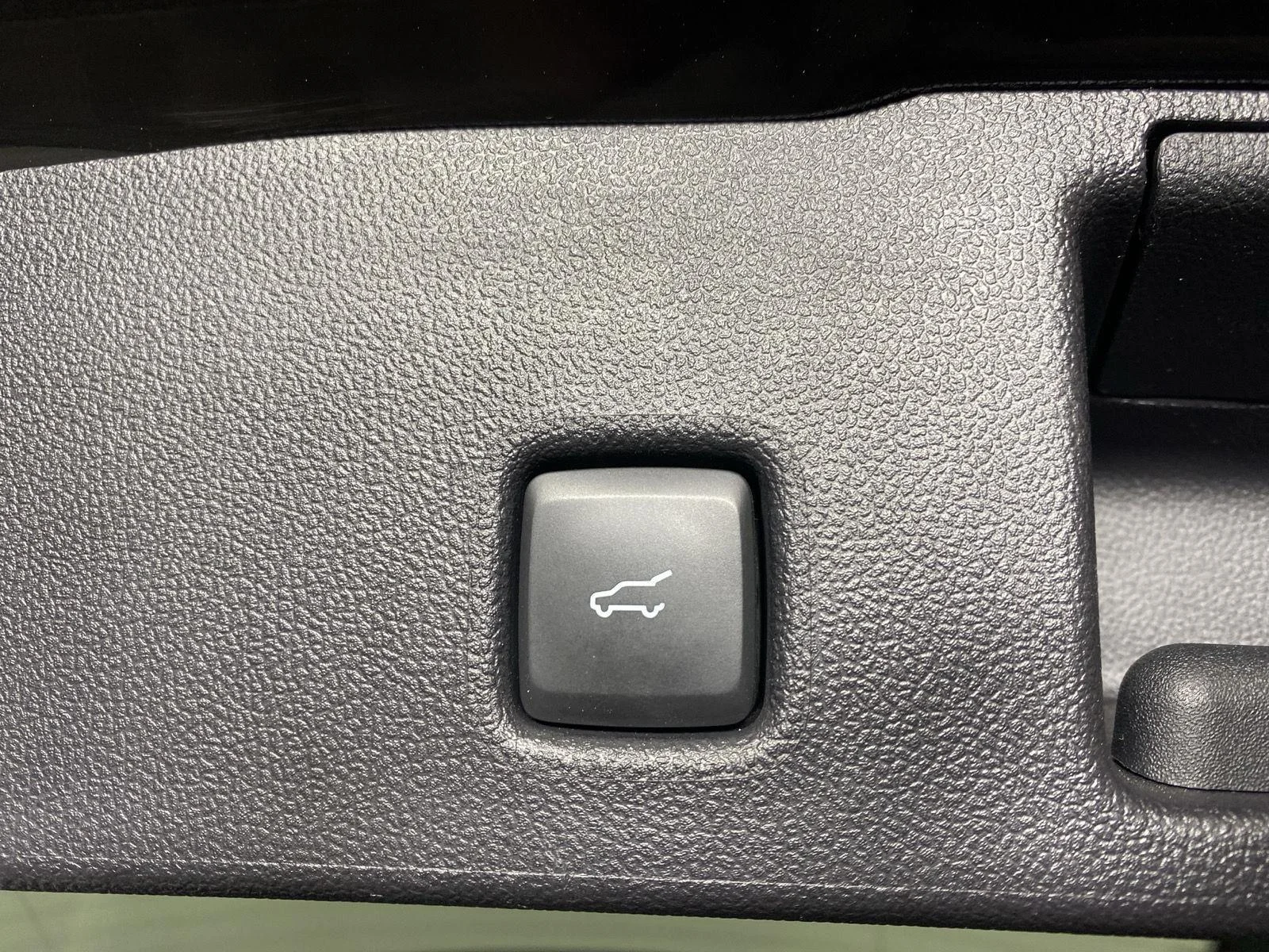 Used 2024 Agate Black Ford Active image 27