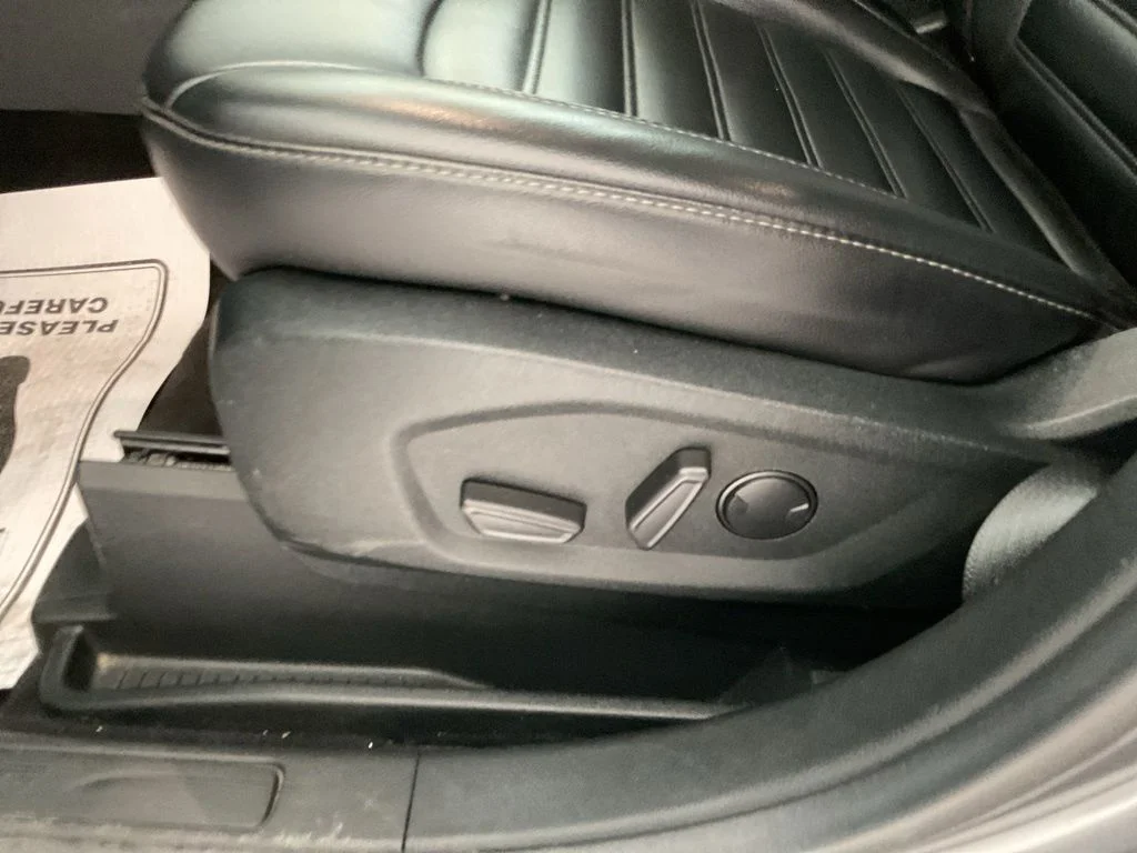 Used 2022 Gray Metallic Ford SEL image 8
