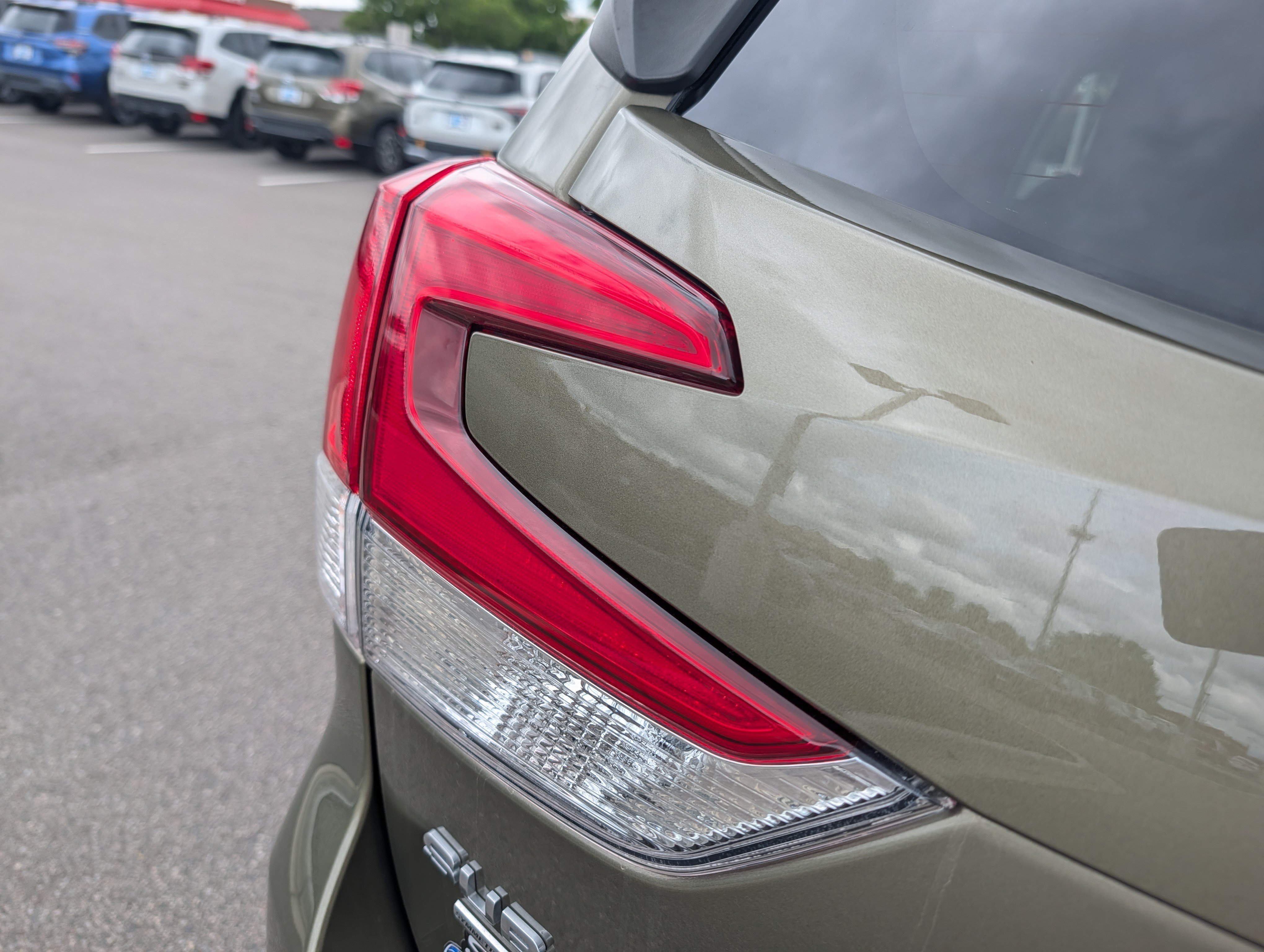 Used 2024 Autumn Green Metallic Subaru Limited image 17