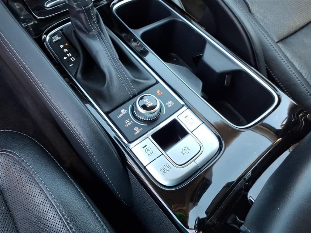 Used 2022 Ebony Black Kia EX image 20