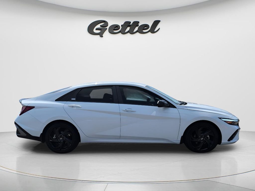 Certified Used 2026 White Hyundai SEL Sport image 4