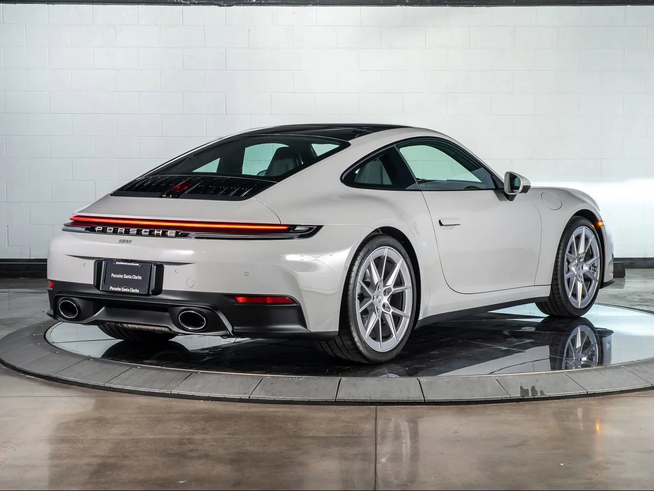 Used 2026  Porsche Carrera image 9