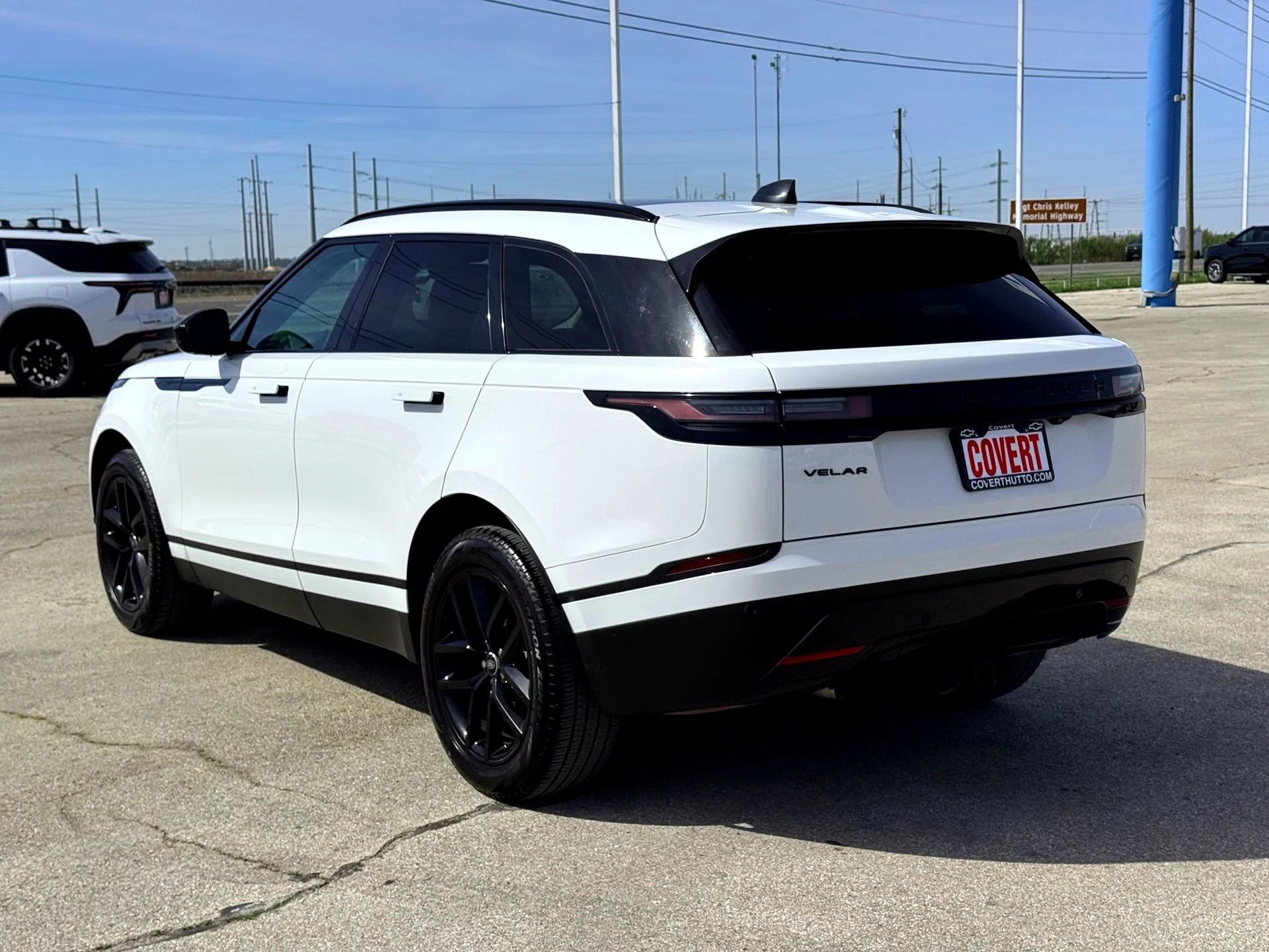 Used 2024  Land Rover S image 9