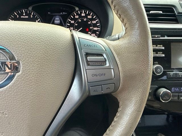 Used 2015 White Nissan 2.5 SL image 32