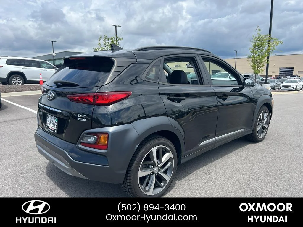 Used 2021 Ultra Black Hyundai Limited image 16