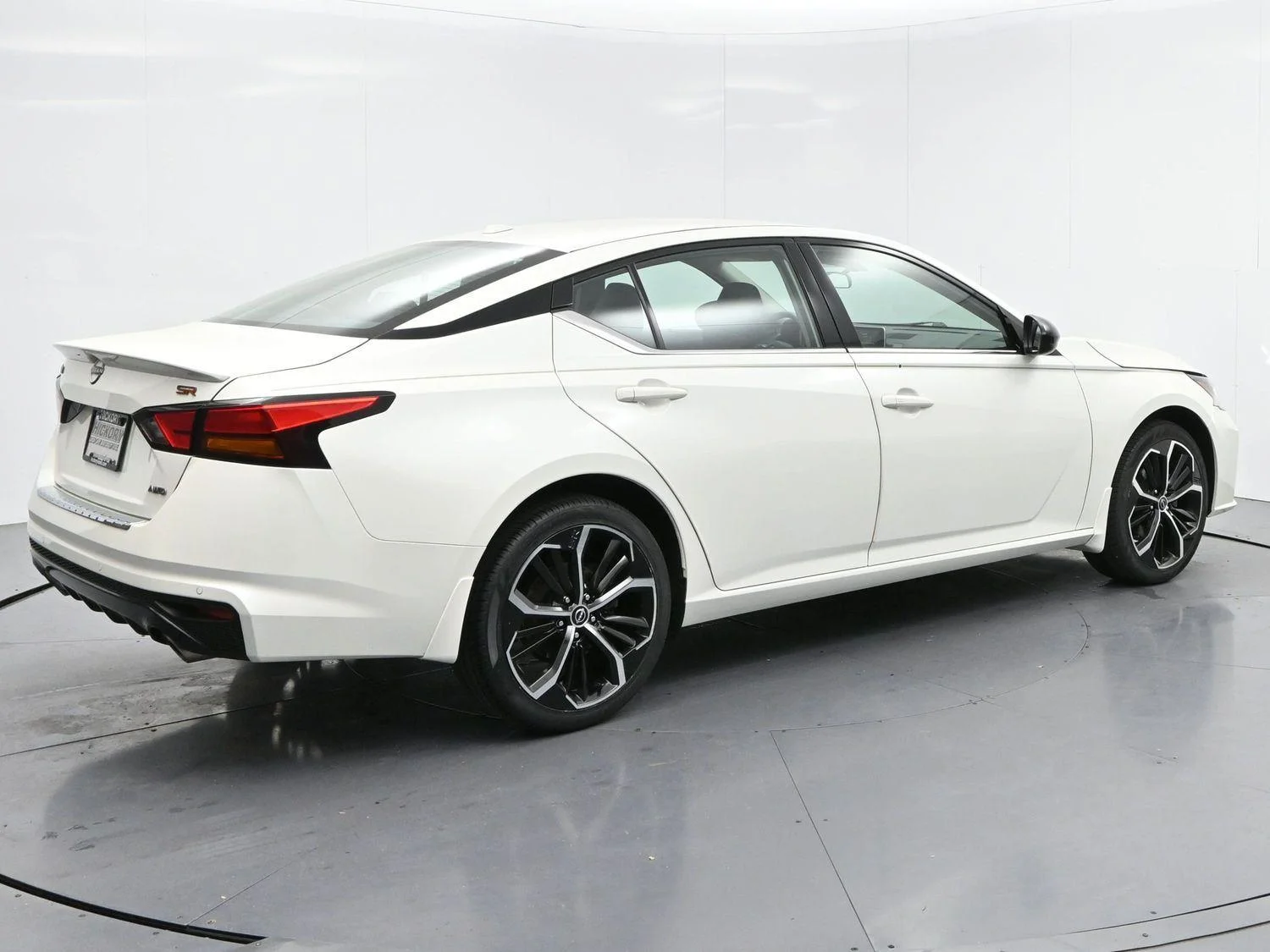 Used 2023 Pearl White Tricoat Nissan 2.5 SR image 7