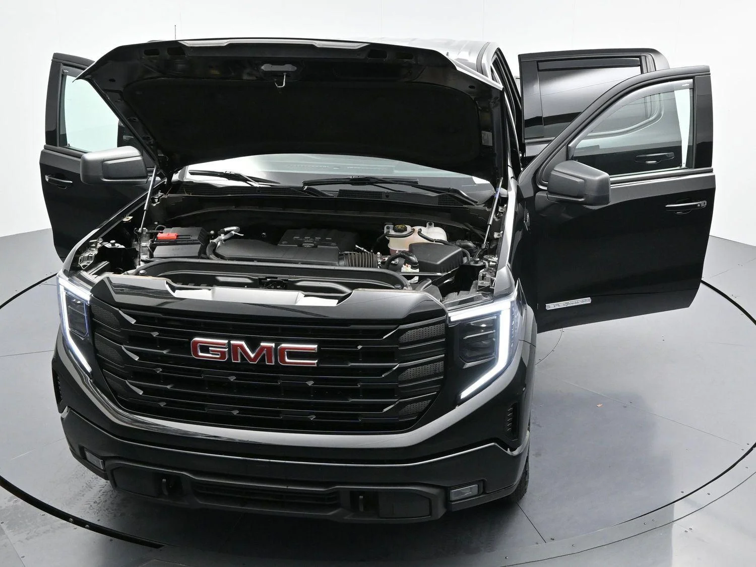 Used 2025 Onyx Black GMC Elevation image 41