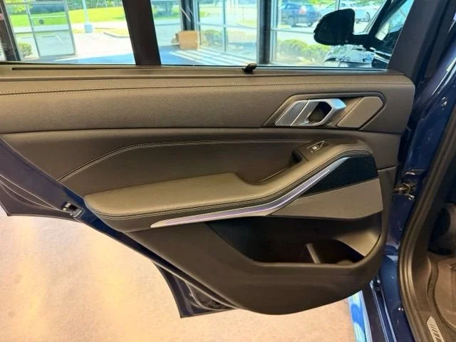 Used 2022 Phytonic Blue Metallic BMW M50i image 10