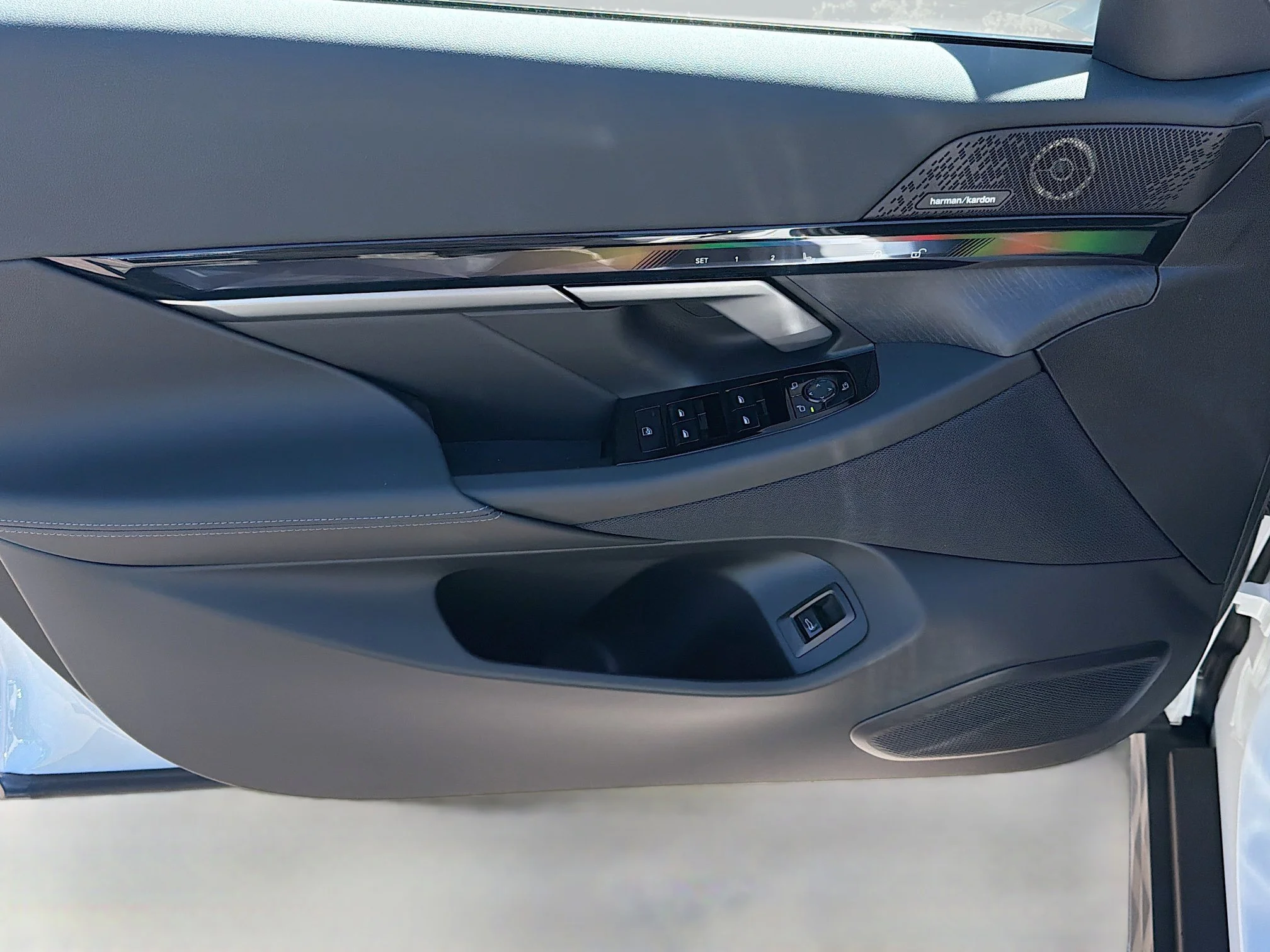 New 2026 Alpine White BMW eDrive40 image 22