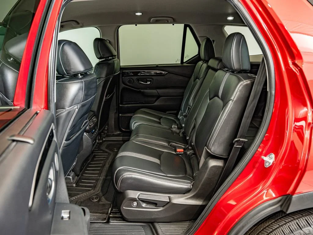 Used 2025 Radiant Red Metallic Ii Honda EX-L image 30