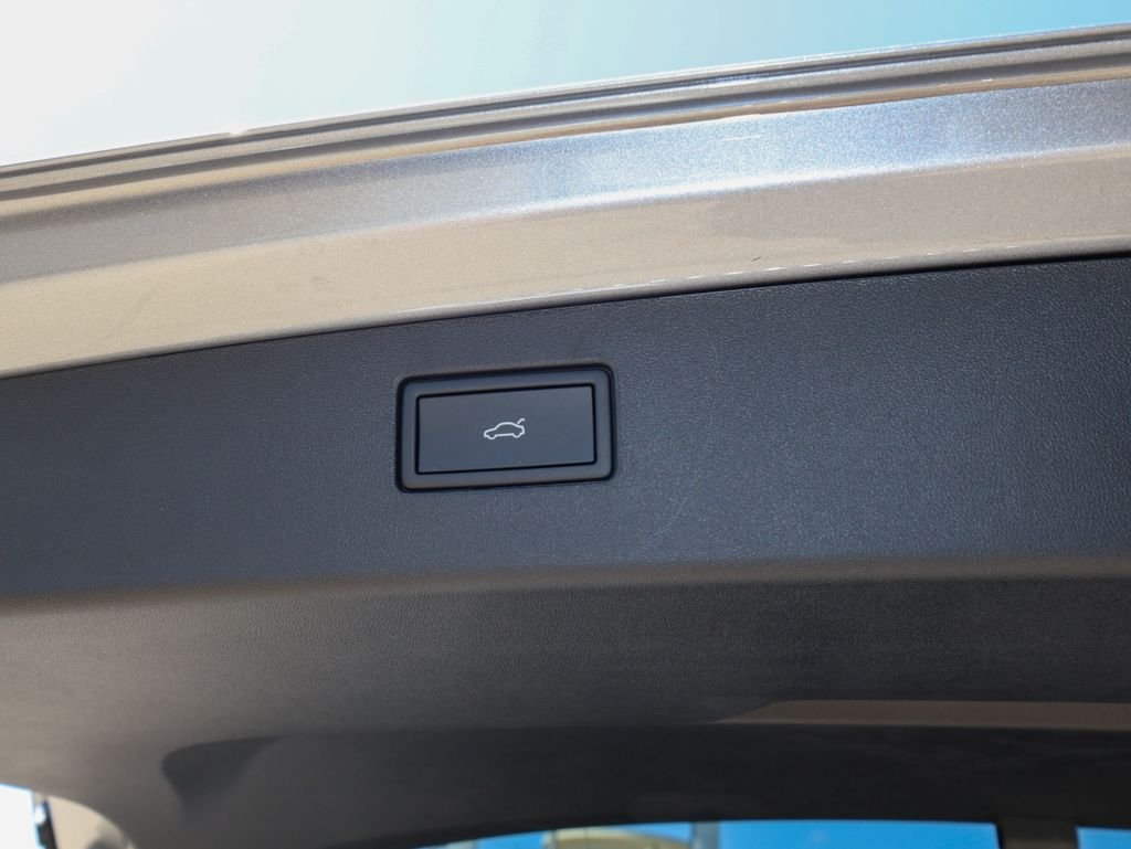 New 2026 Silver Volkswagen 2.0T SE image 17