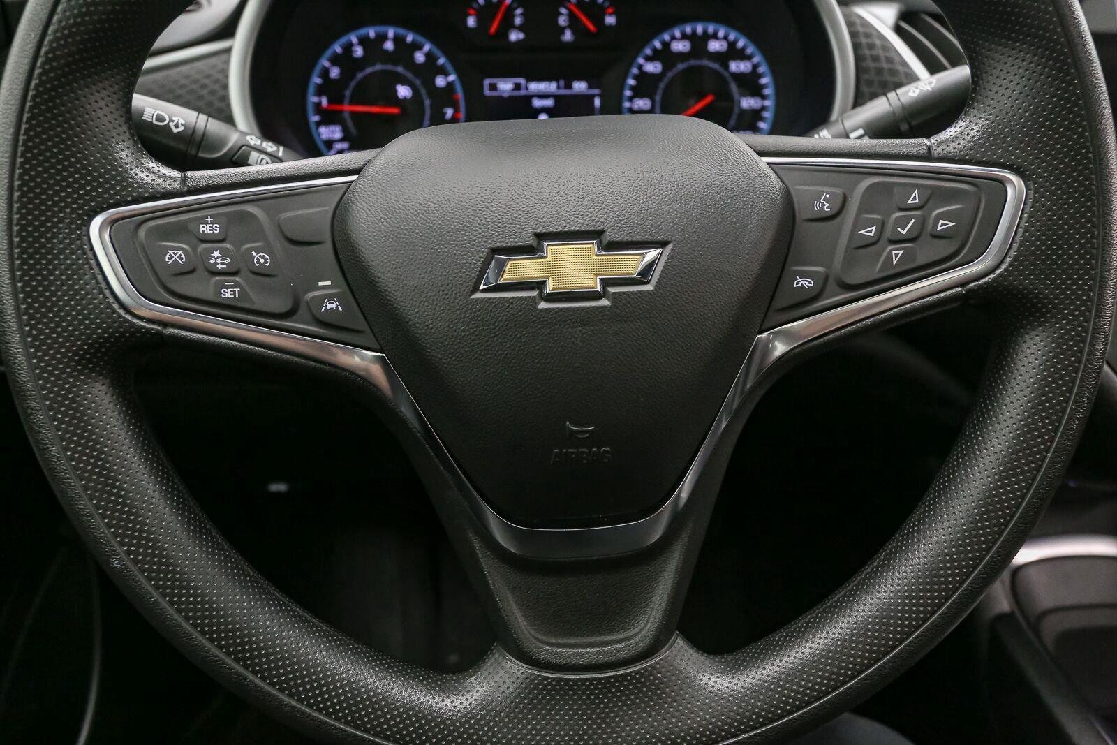 Used 2024 Summit White Chevrolet LT image 33