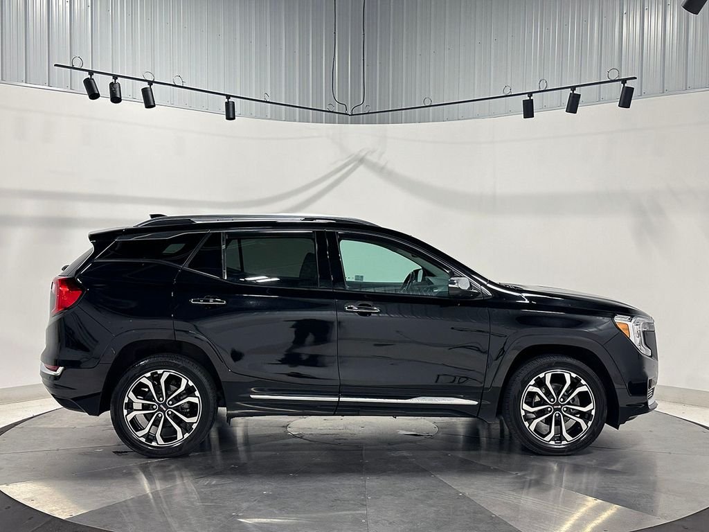 Used 2022 Black GMC Denali image 10