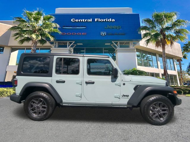 Certified Used 2024  Jeep Sport S image 4