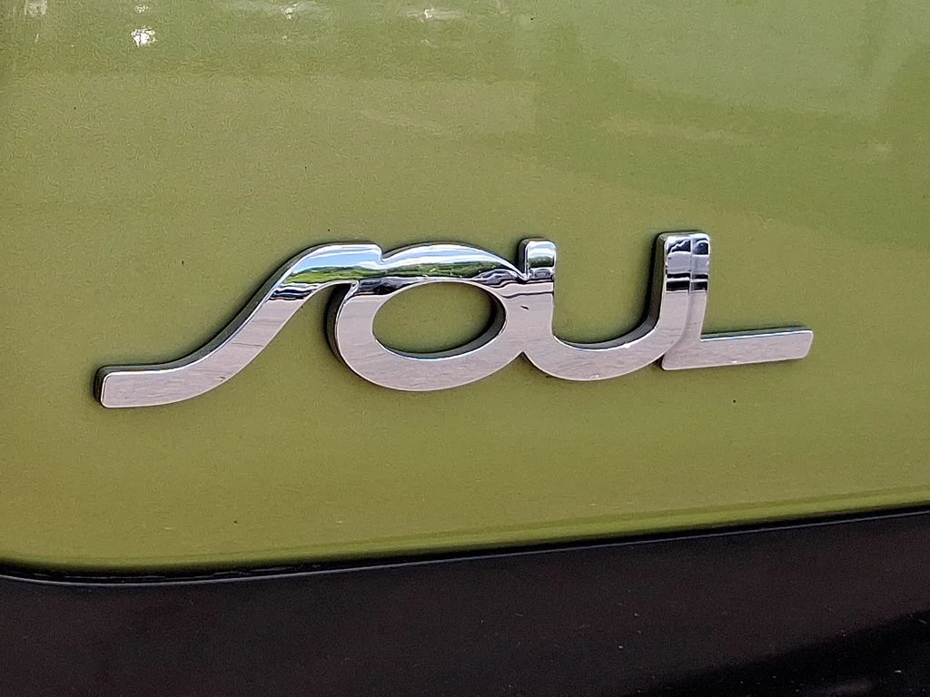 Used 2014 Green Kia Base image 30