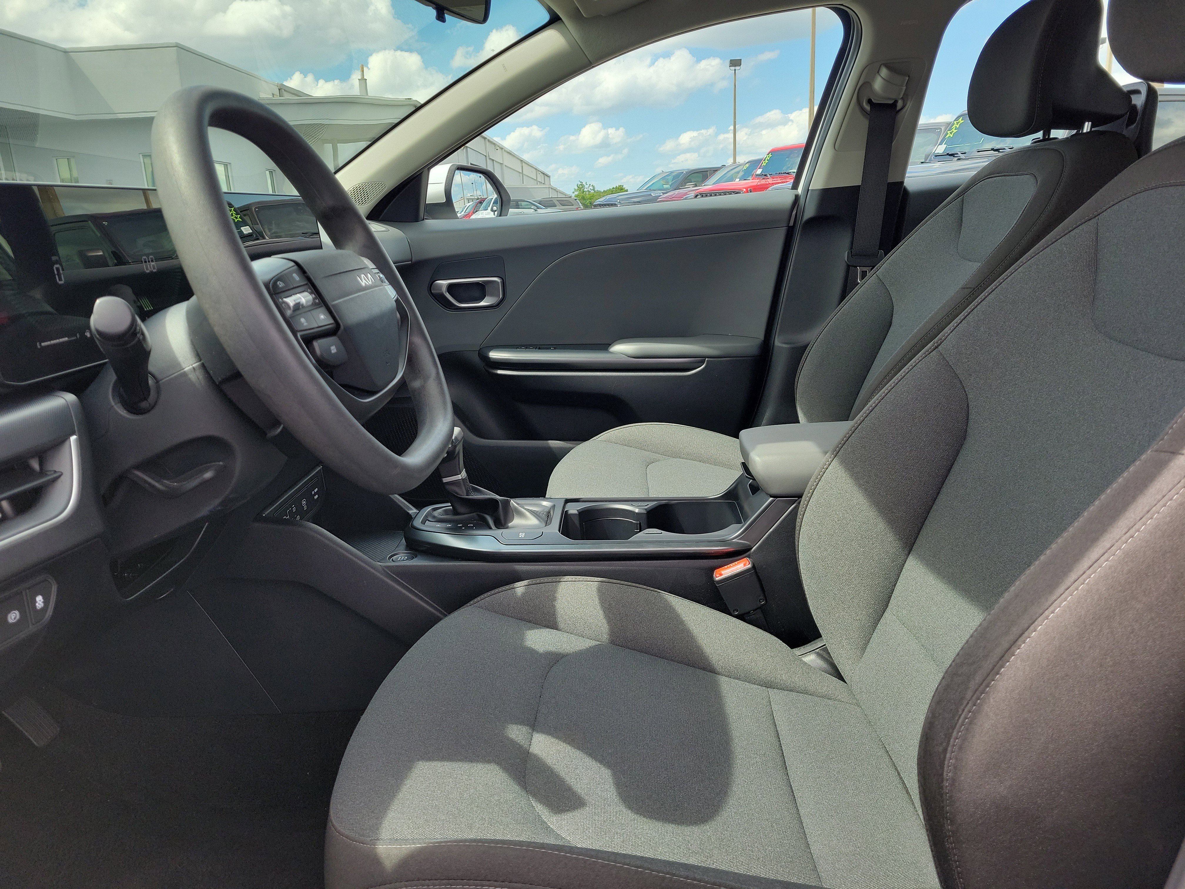 Used 2025 Snow White Pearl Kia LXS image 13