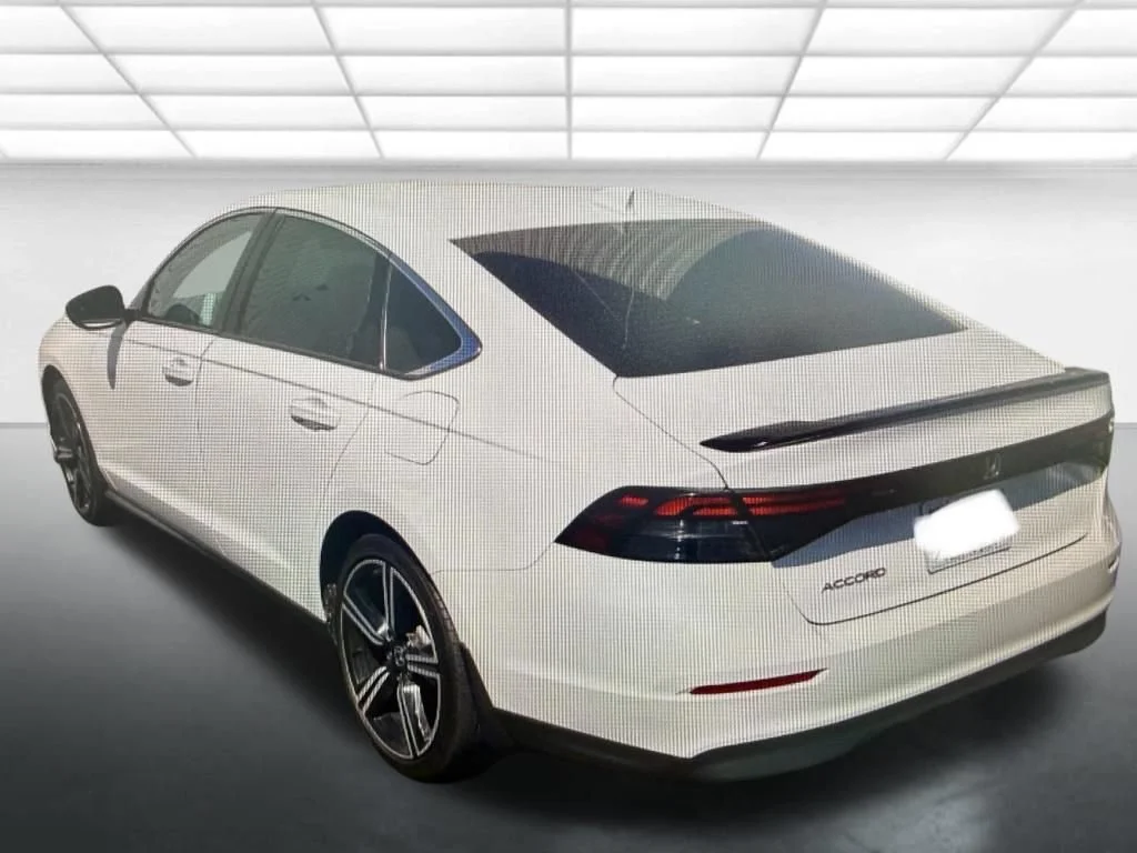 Used 2023 White Honda EX image 2