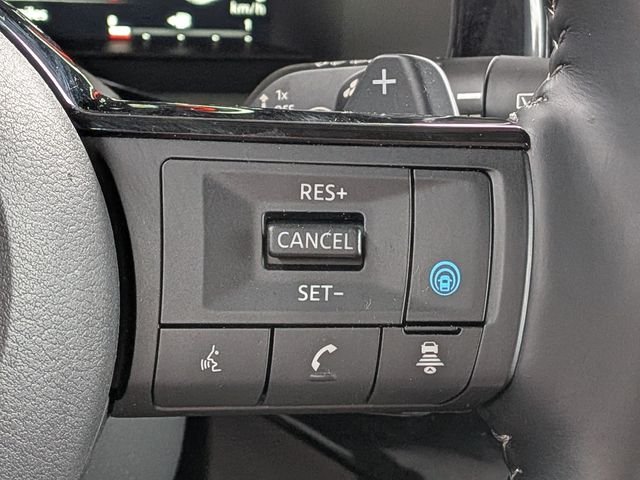 Used 2025 Gray Nissan Platinum image 27