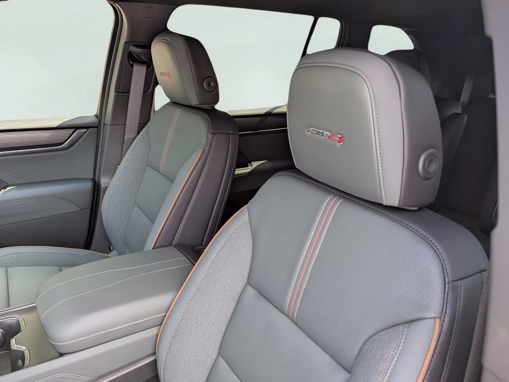 2026 GMC Acadia AT4 - Photo 8