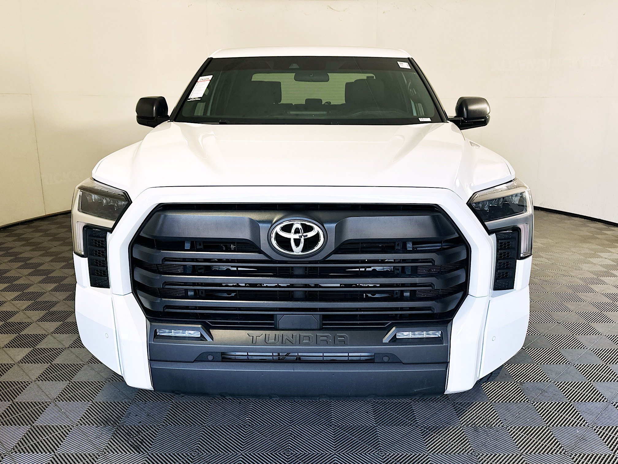 Used 2025 Ice Toyota SR5 image 8