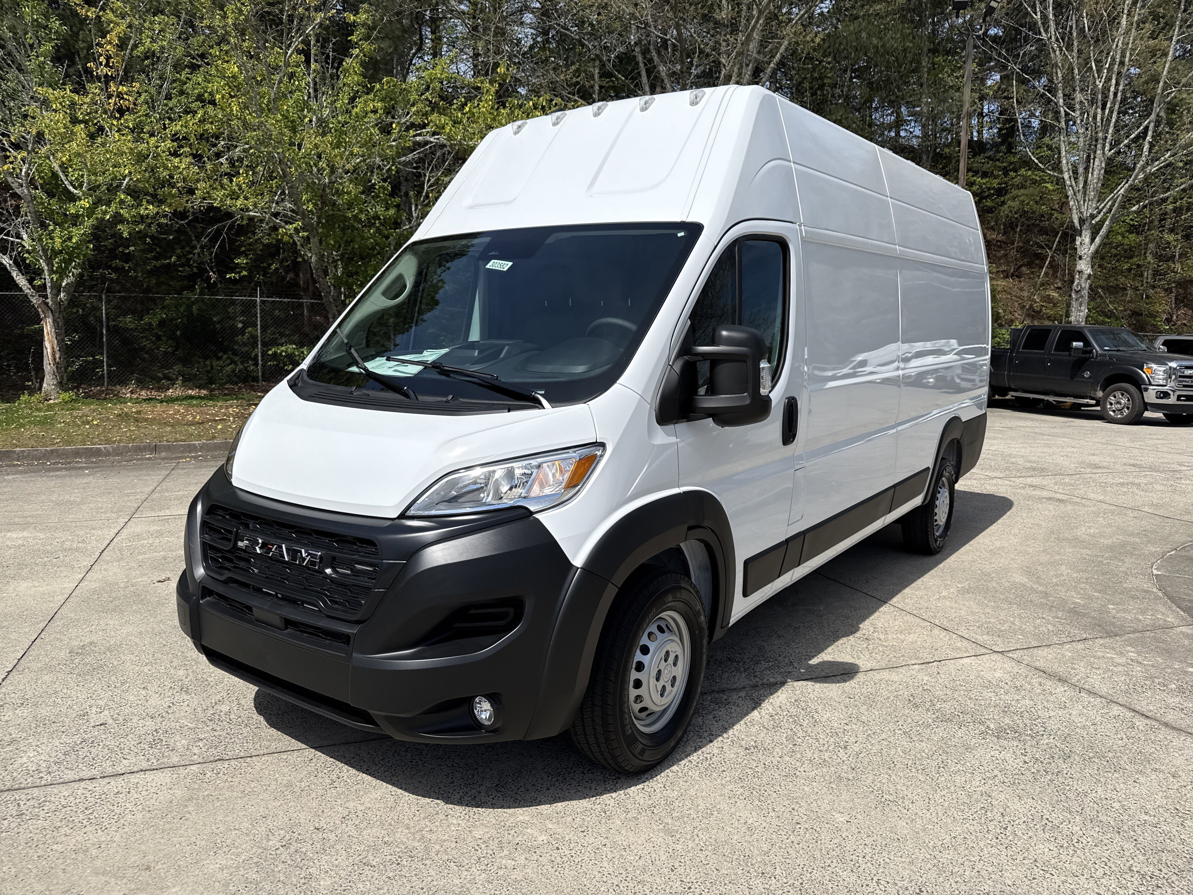 New 2026 Bright White Clear-Coat Exterior Paint RAM Tradesman image 3