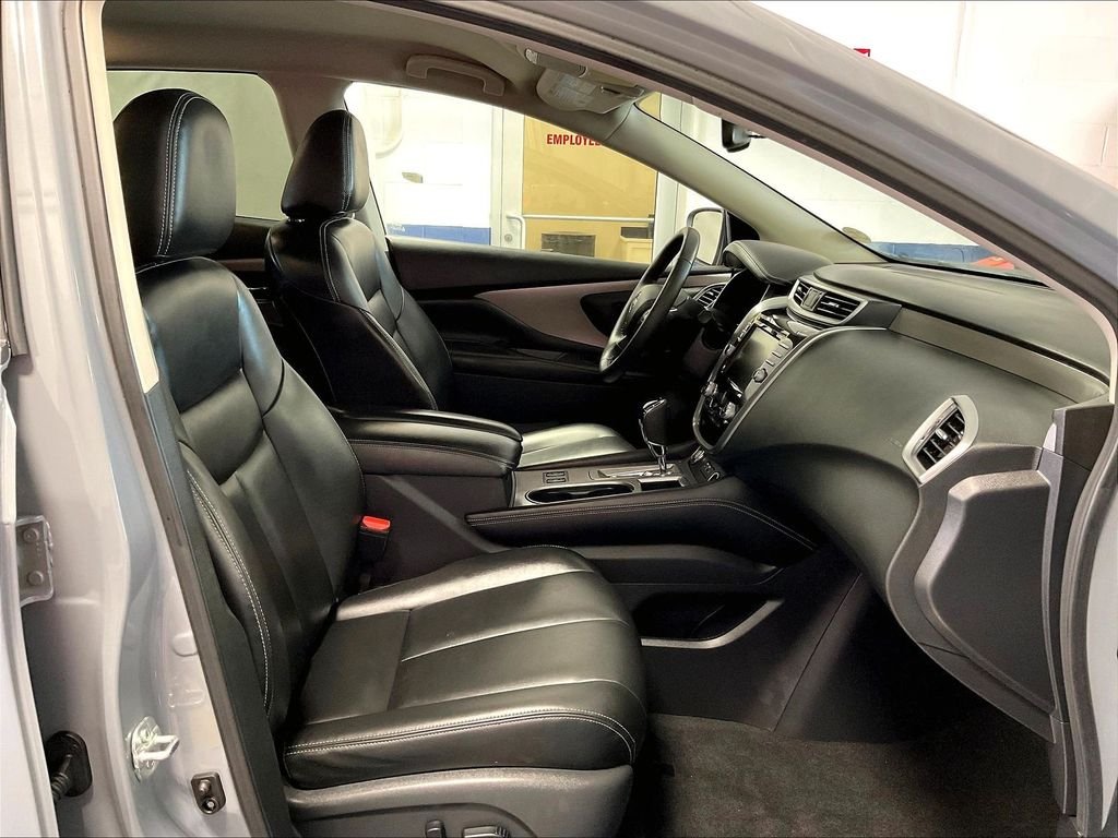 Used 2024 Gray Nissan SV image 11