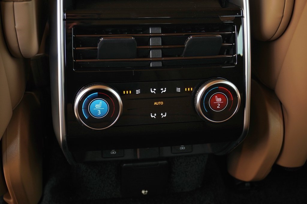 2026 LAND ROVER RANGE ROVER - Image 33