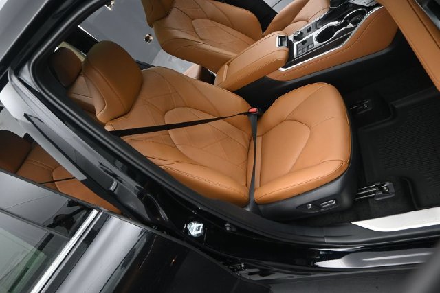 New 2026 Midnight Black Metallic Toyota Platinum image 17