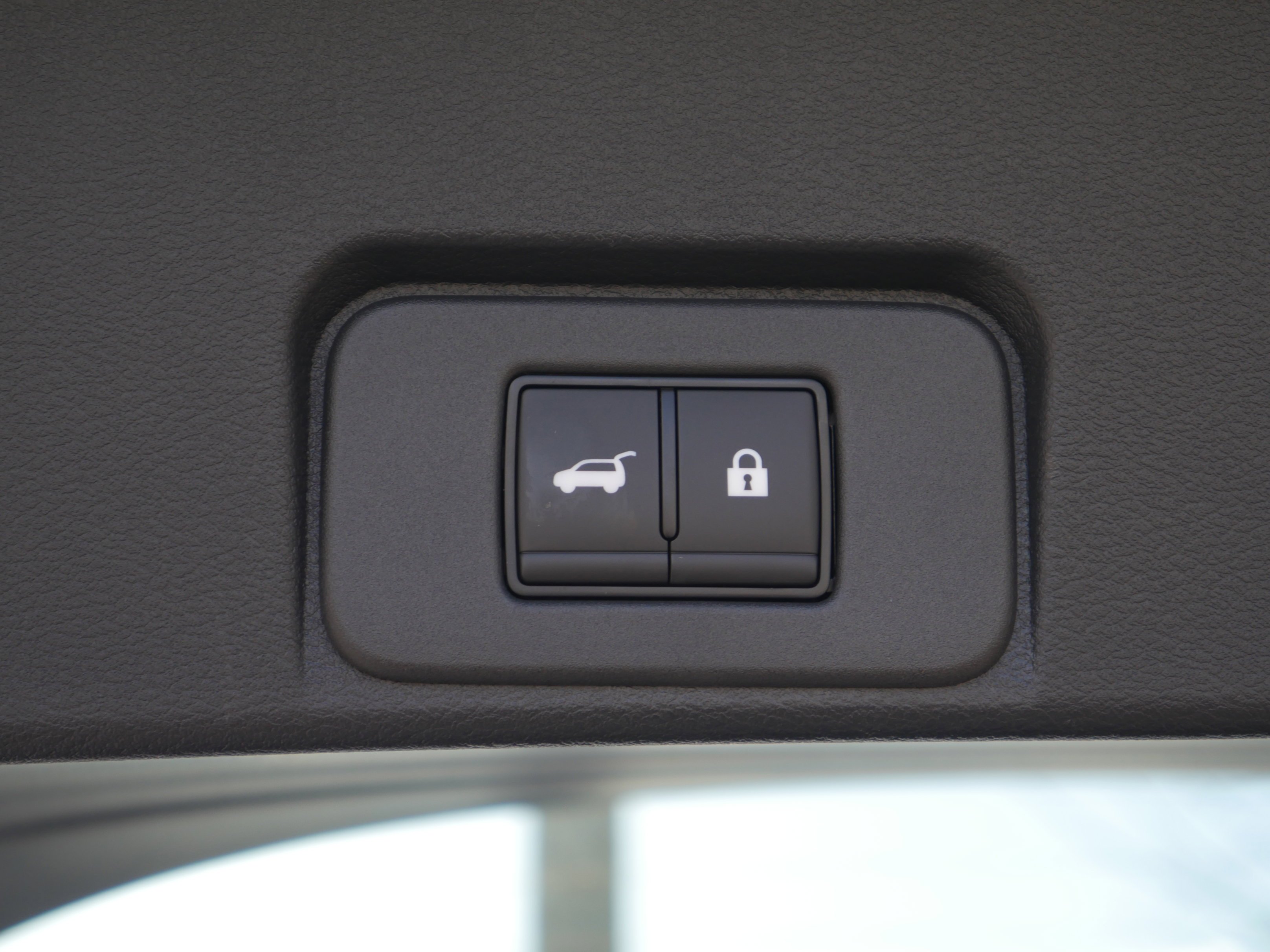 New 2026 Everest White Pearl TriCoat Nissan Platinum image 22