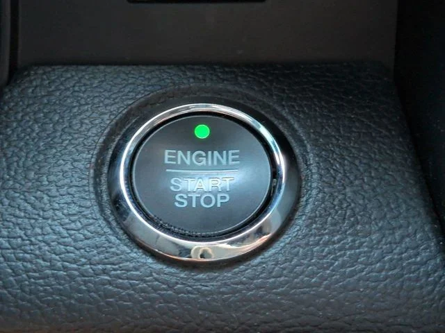 Used 2022 Oxford White Ford Lariat image 28