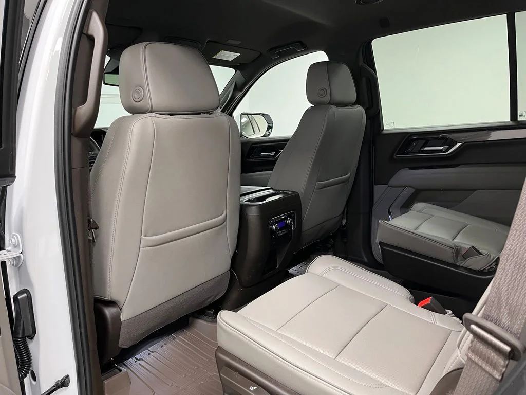 Used 2025 White GMC Elevation image 44