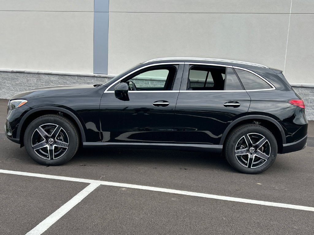 New 2026 Black Mercedes-Benz GLC 300 image 40