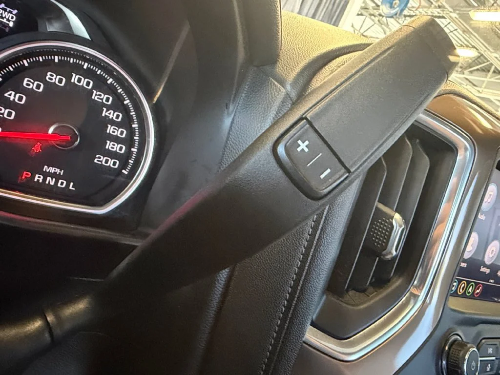 Used 2020 White Chevrolet High Country image 35