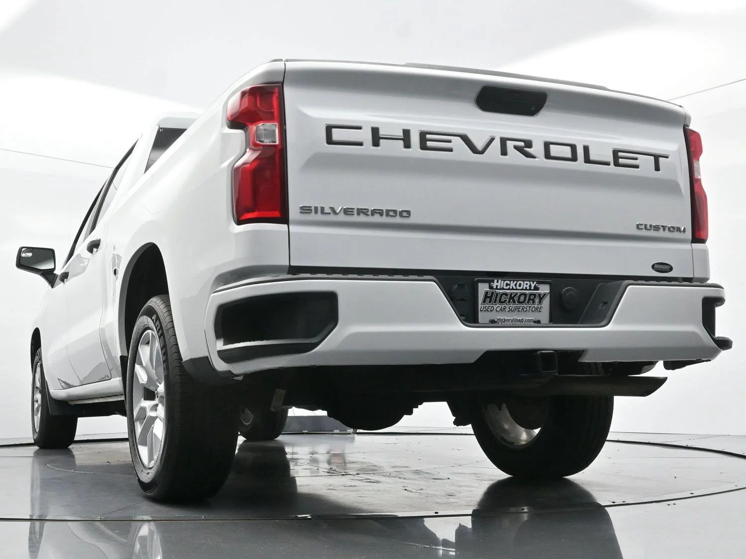 Used 2022 Summit White Chevrolet Custom image 45