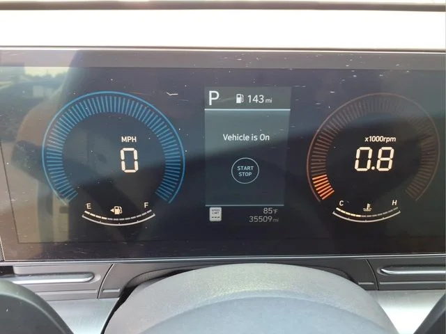 Used 2025 White Hyundai SEL image 21