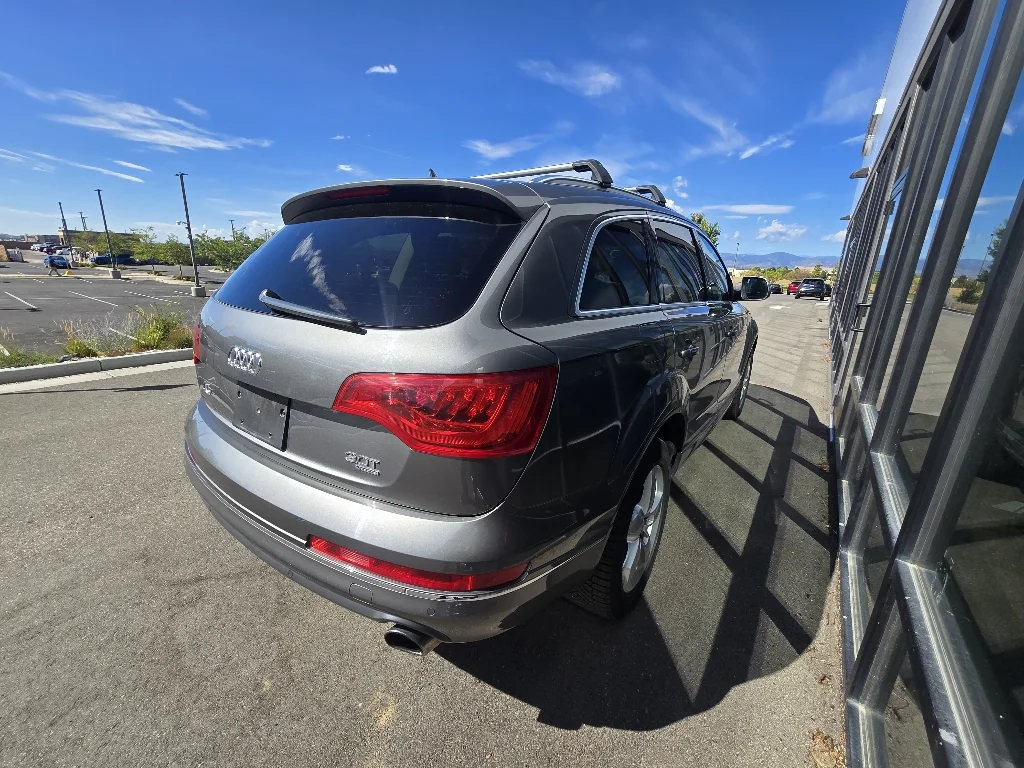 Used 2014 Graphite Gray Metallic Audi 3.0T Premium image 5