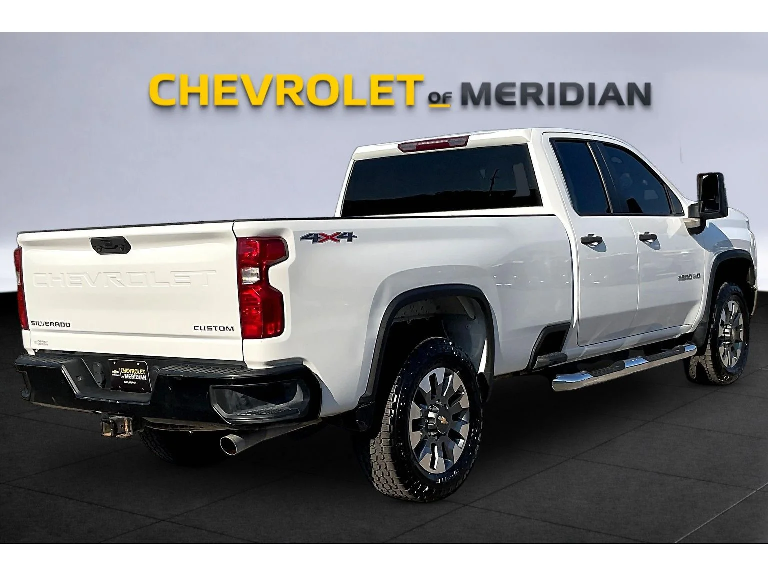 Used 2023 SUMMIT WHITE Chevrolet Custom image 10