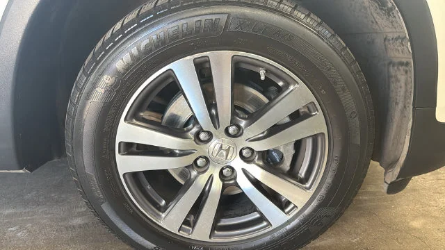 Used 2017 White Honda EX-L image 9