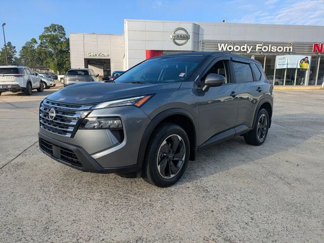Used 2024 Gray Nissan SV image 8