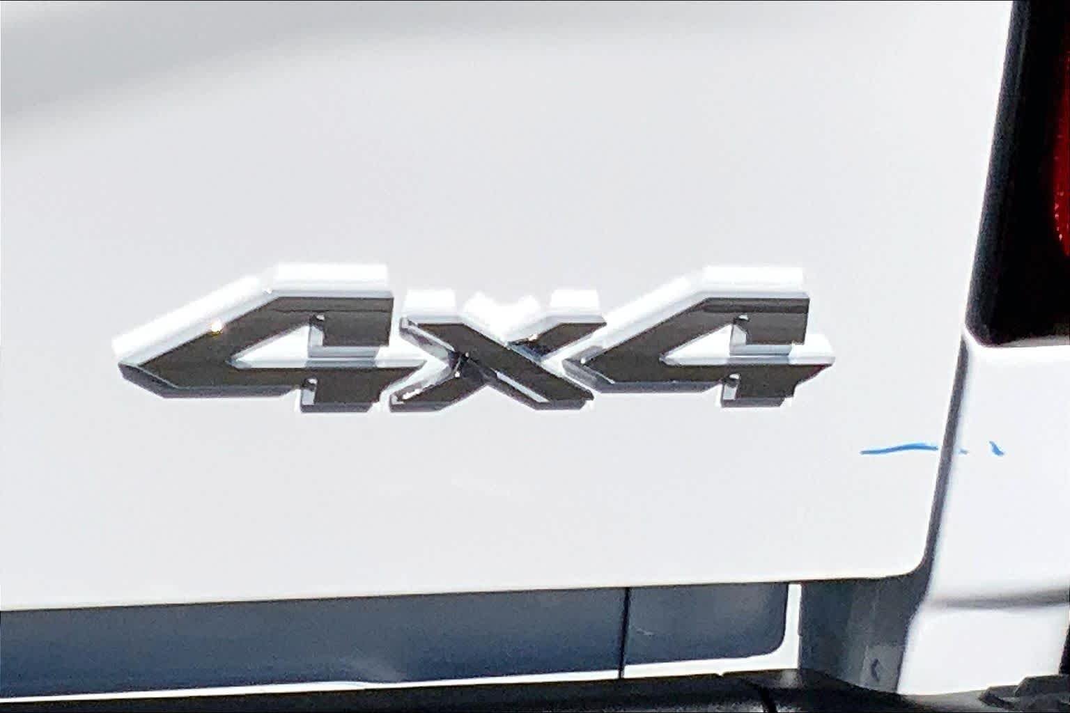 New 2026 Bright White Clear-Coat Exterior Paint RAM Tradesman image 14