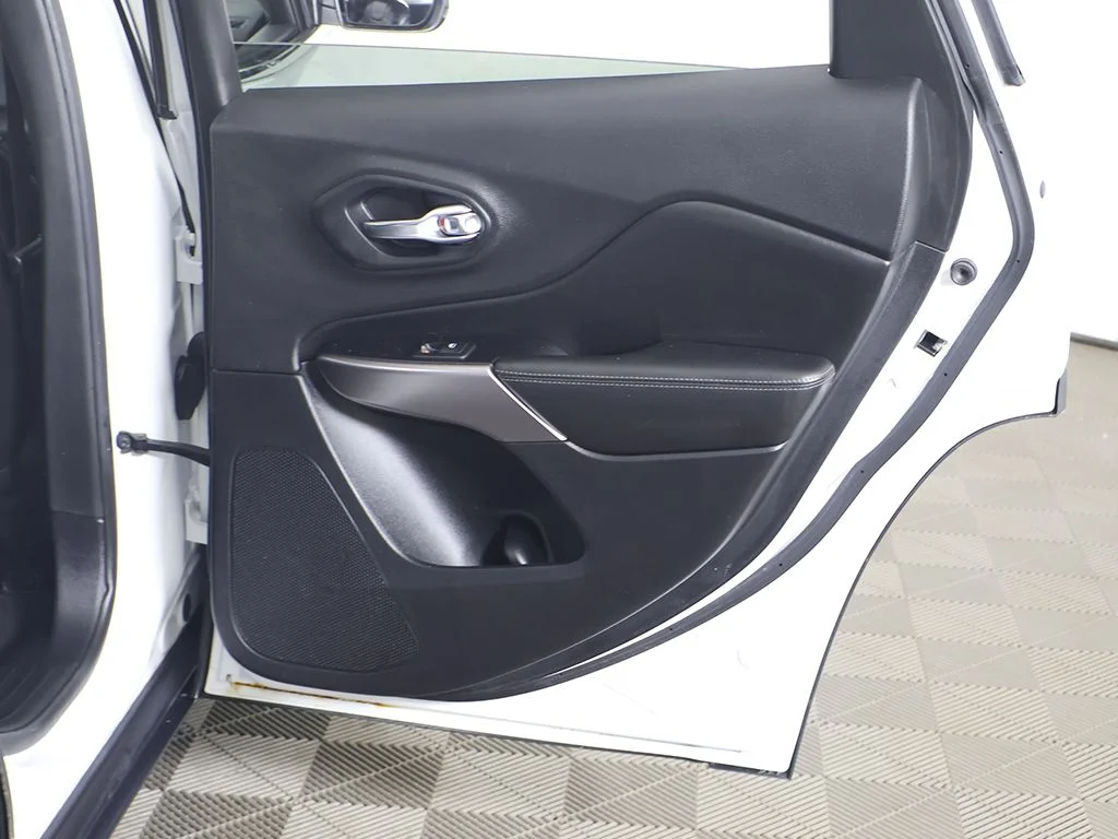 Used 2019 White Jeep Limited image 27