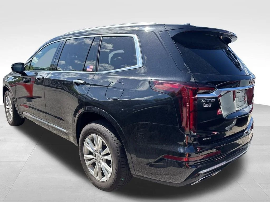 Used 2021 Black Cadillac Luxury image 18