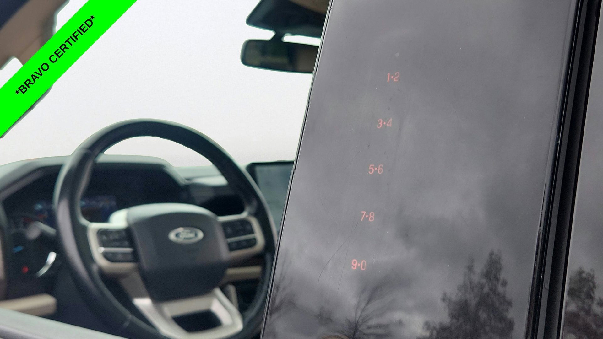 Used 2022  Ford Limited image 33