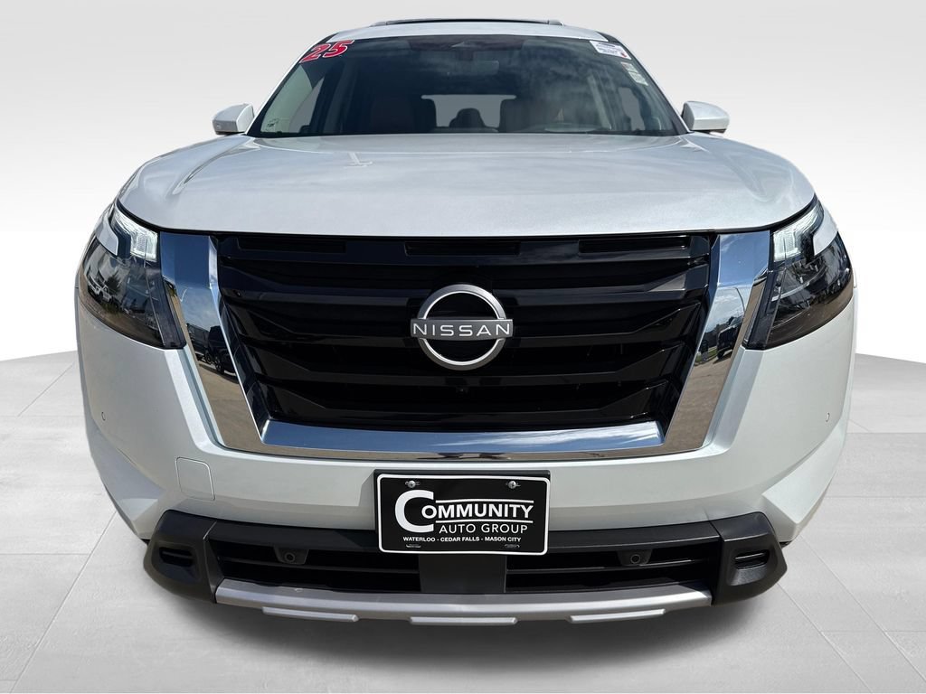 2025 Nissan Pathfinder Platinum - Photo 9